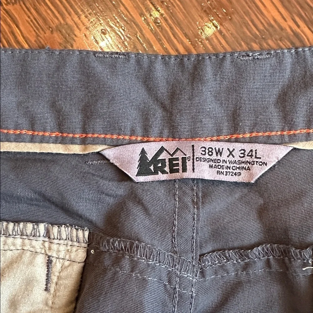 REI men’s pants 38x34 green khaki color